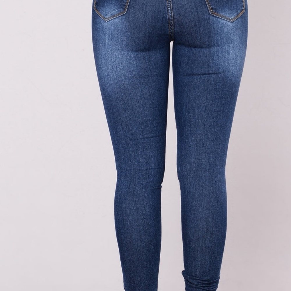 High Rise Destroyed Jeans - Picture 5 of 5